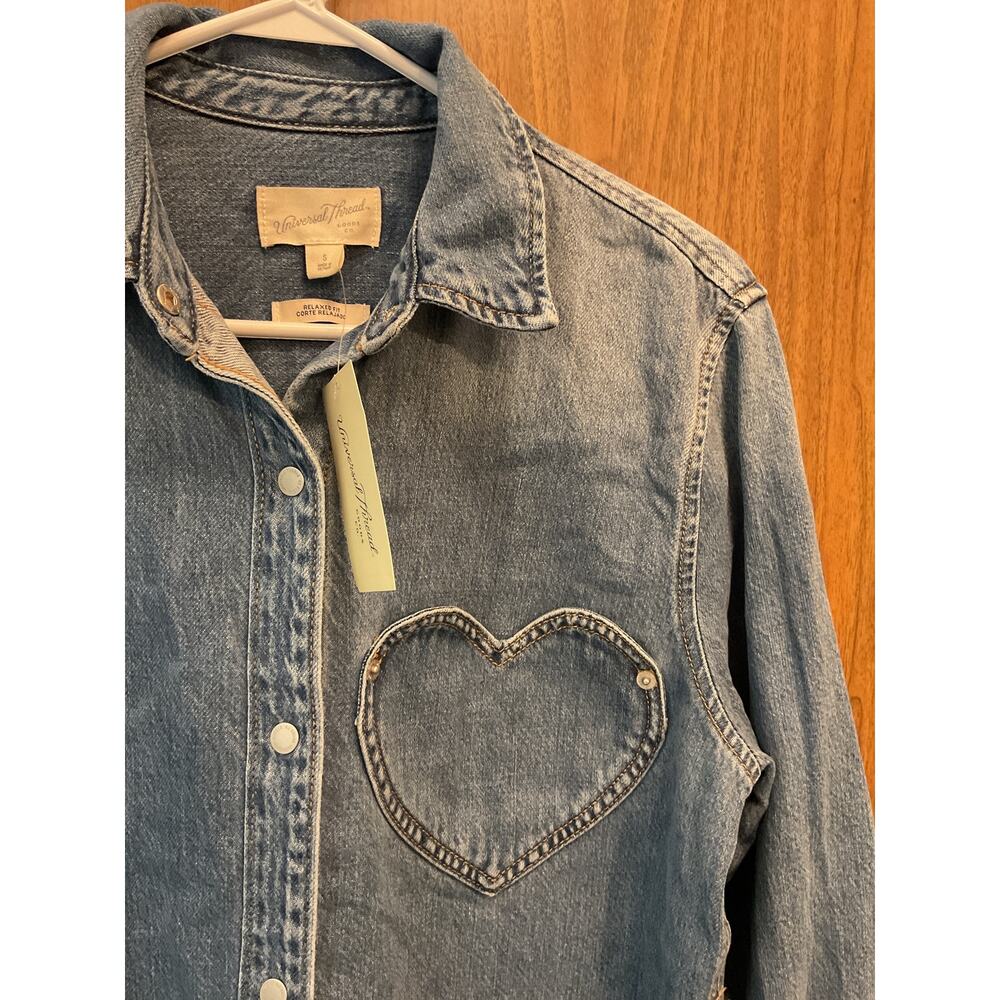 NWT Universal Thread Western Relaxed Fit Denim Snap Front Shirt HEART PKT - Picture 4 of 5